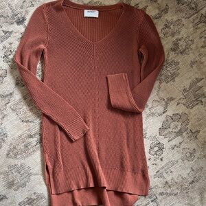 Old Navy Women's V-Neck Knit Sweater in Rust